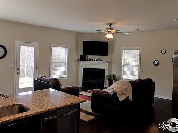5th image of 319 Skipping Stone Ln
