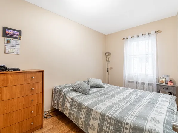 3817 Oceanic Avenue image 19 of 37