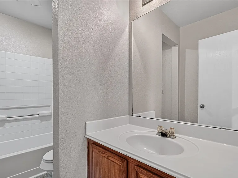 1412 Constantina Dr — Photo 15