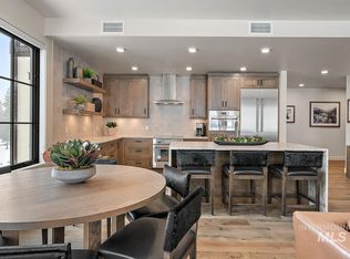700 Village Dr UNIT 305, Donnelly, ID 83615