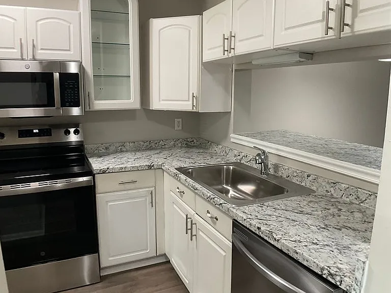 13 Astor Ct #.0 — Photo 9