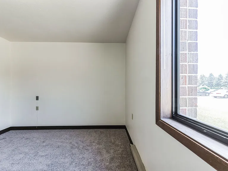 1252 N 12th Pl — Photo 39