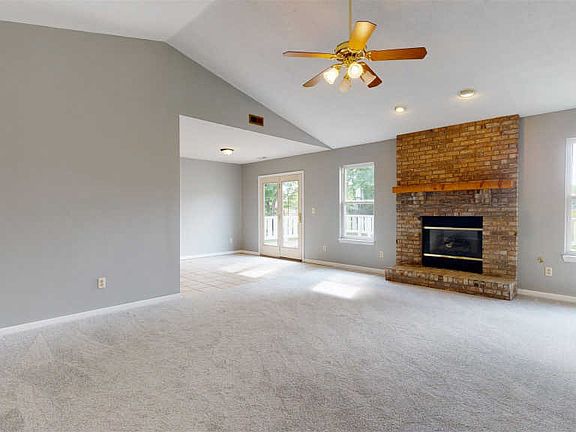 3rd image of 200 Buckingham Cir