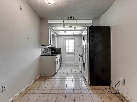 5th image of 7107 NW 16th St