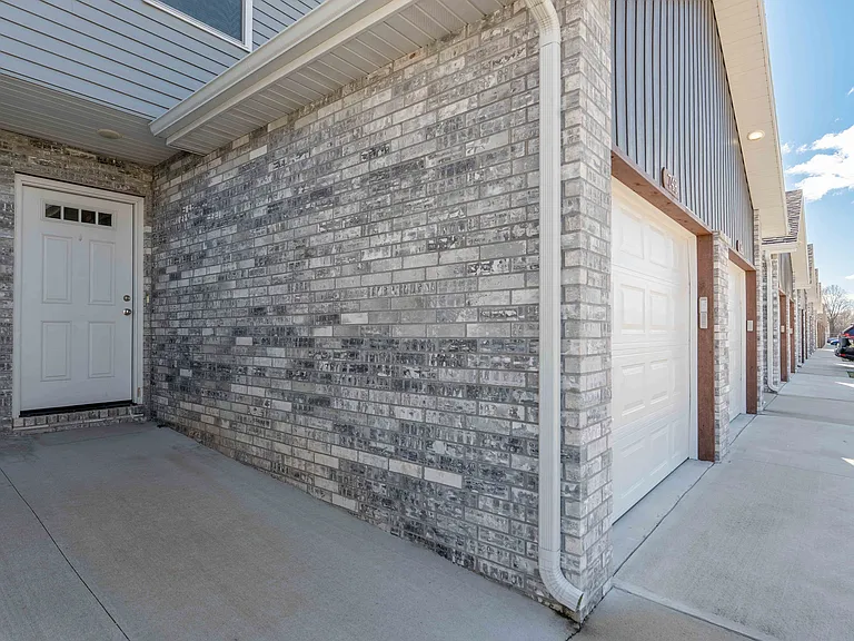 Oakwood Heights Townhomes — Photo 65