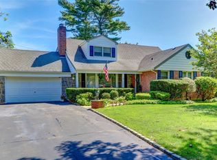 11 Keenan Pl, Garden City, NY 11530