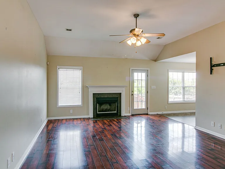 988 Chardea Ct — Photo 6