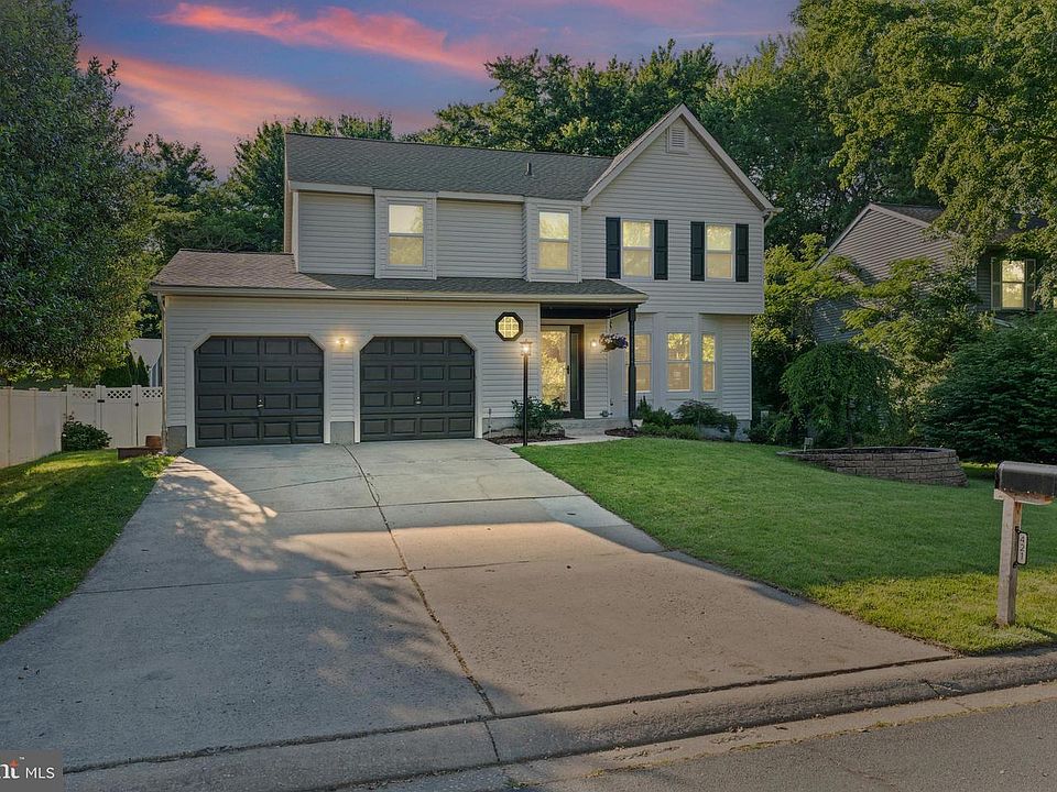1st image of 421 Abbey Cir