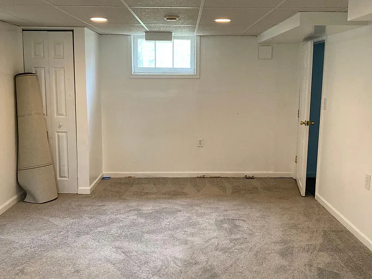 Basement bedroom (new carpet installed)