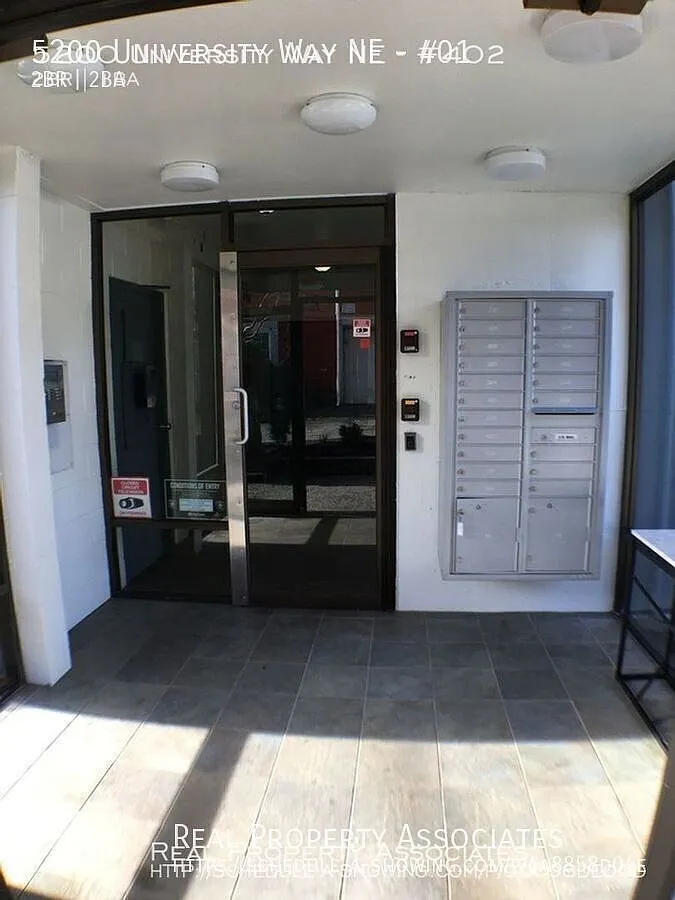 *City Views* -2b/2b Large Corner & Bright Apt In The University District - Avail 10/16/26 - Unive... — Photo 4
