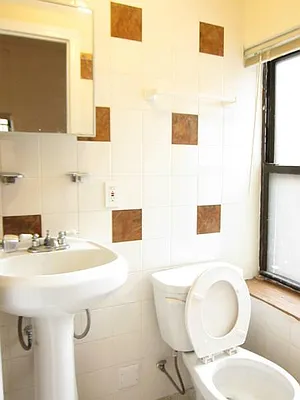 Rented by Kian Realty | media 11