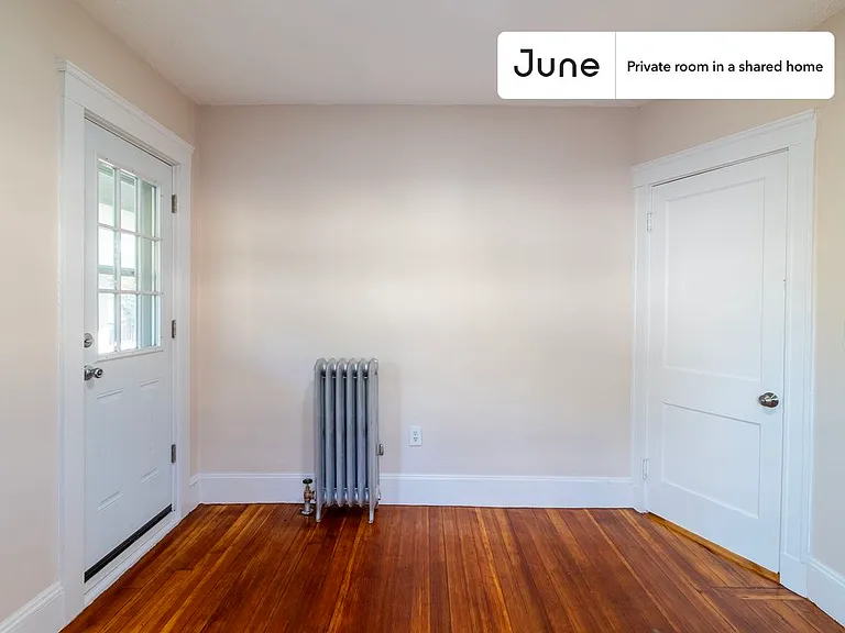 21 Easton St #C — Photo 3