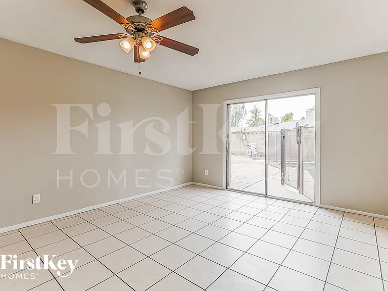1619 E Campus Dr — Photo 3