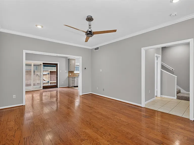 11711 Memorial Dr #11 — Photo 9