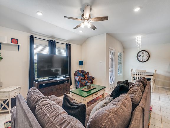 4th image of 2431 Rosharon Dr