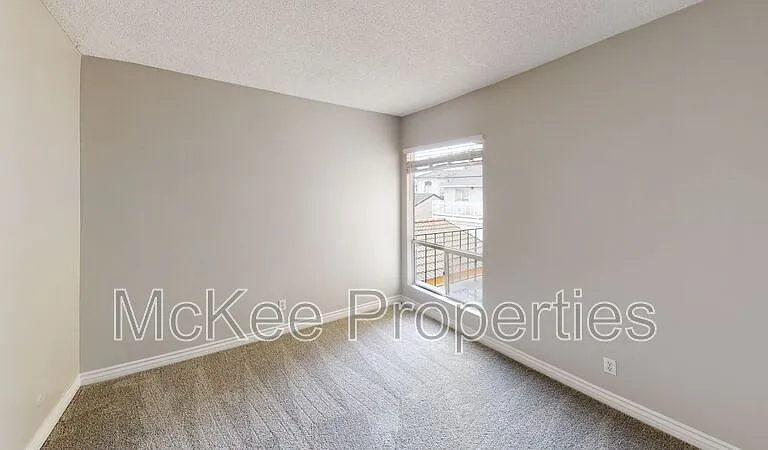 920 F Ave #F — Photo 9