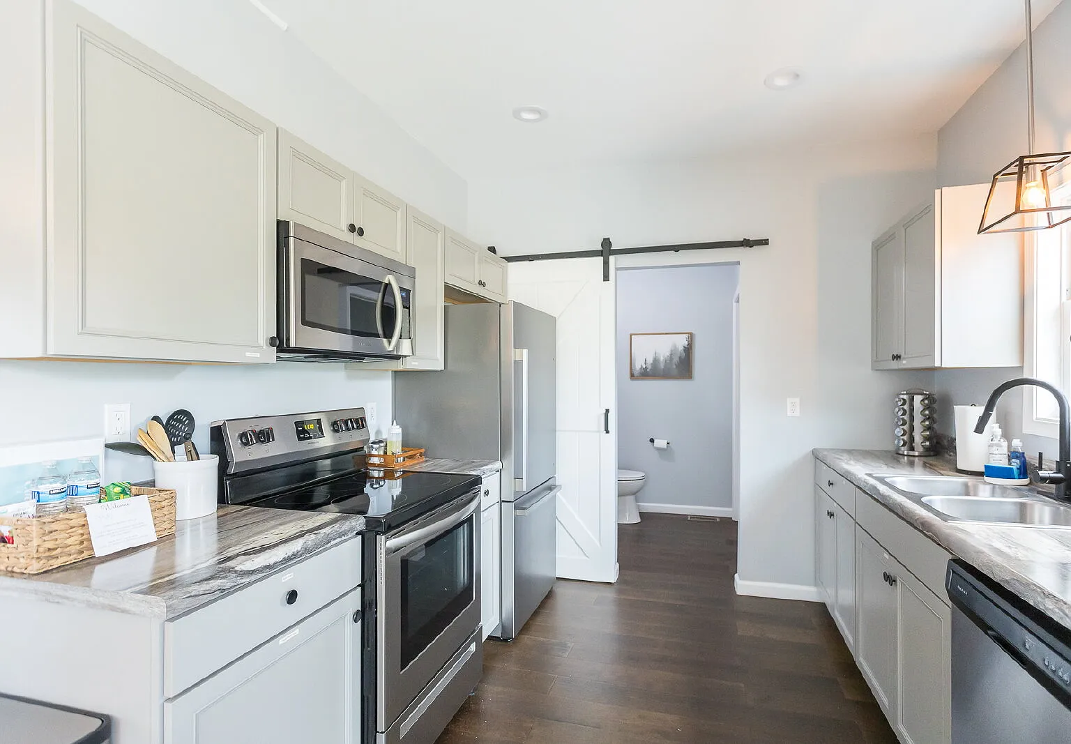3 bed, 2.5 bath, 1197 sqft, $2,000 — Photo 4