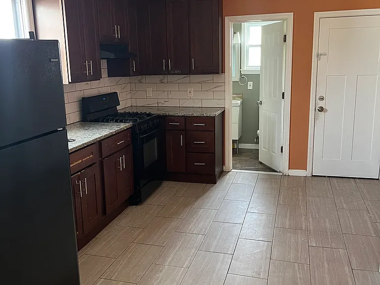 69-71 N 13th St #3 — Photo 8