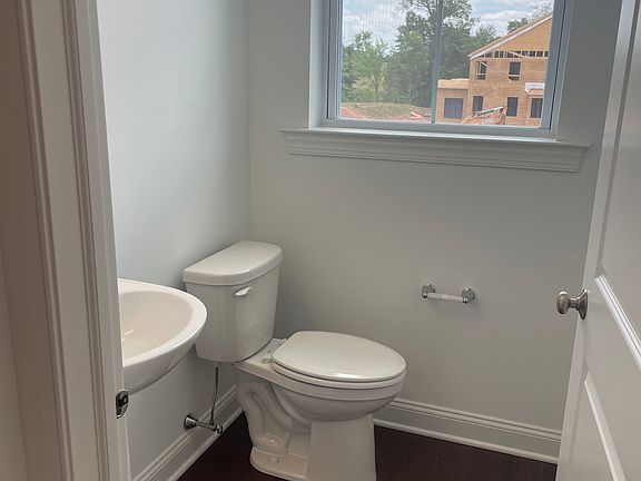 3rd image of 4 Turf Ct