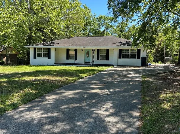 1704 Brougham Ct, Dothan, AL 36301