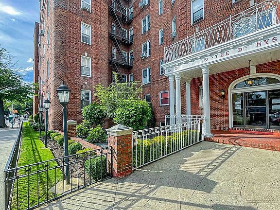 3rd image of 601 79th St APT D11
