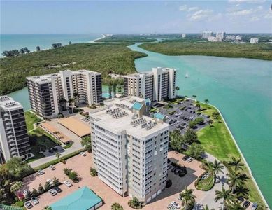 21 Bluebill AVE #403B, Naples, FL, 34108