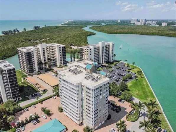21 Bluebill AVE #403B, NAPLES, FL 34108