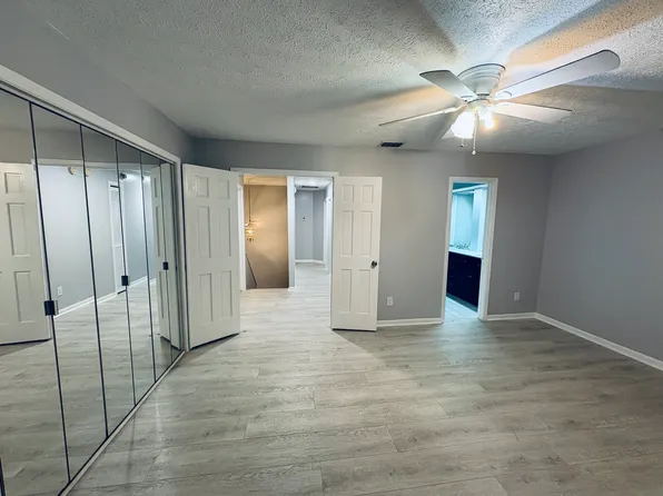8728 Jasmine Pond Dr, Tampa, FL 33614
