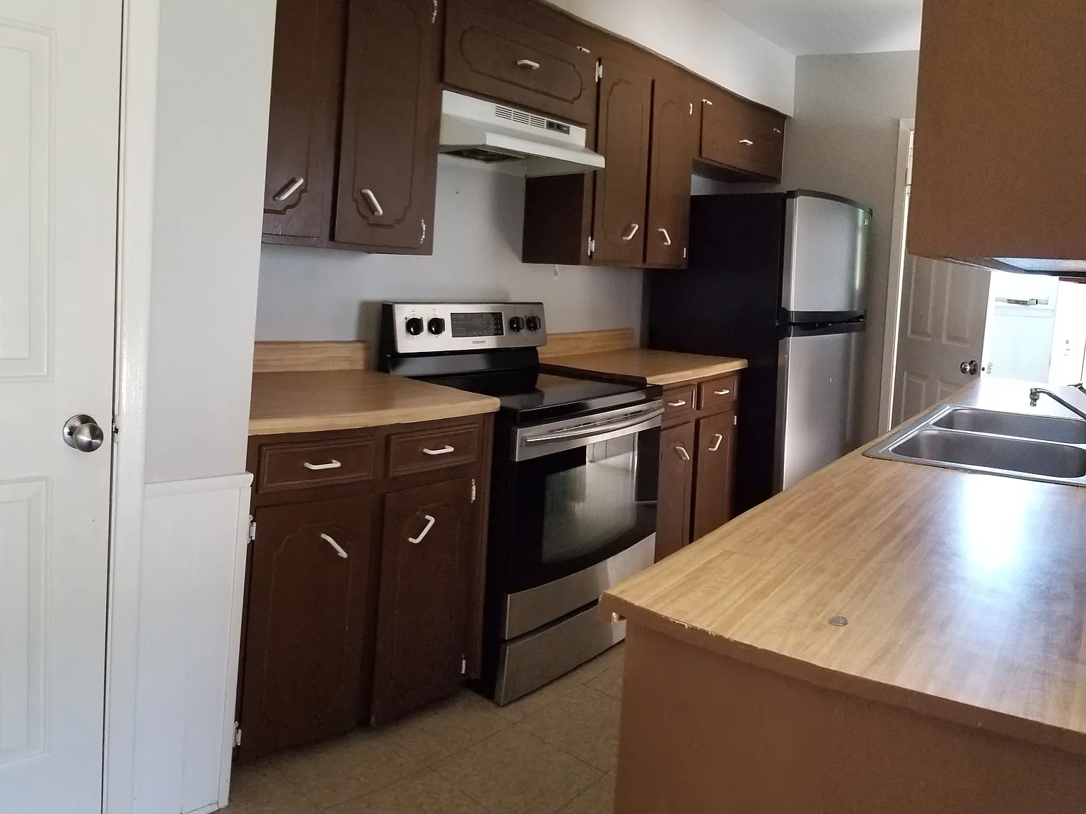 2 bed, 1.5 bath, 1424 sqft, $1,495 — Photo 3