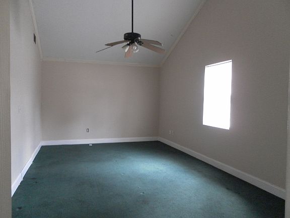 3rd image of 5067 Lorraine Pl