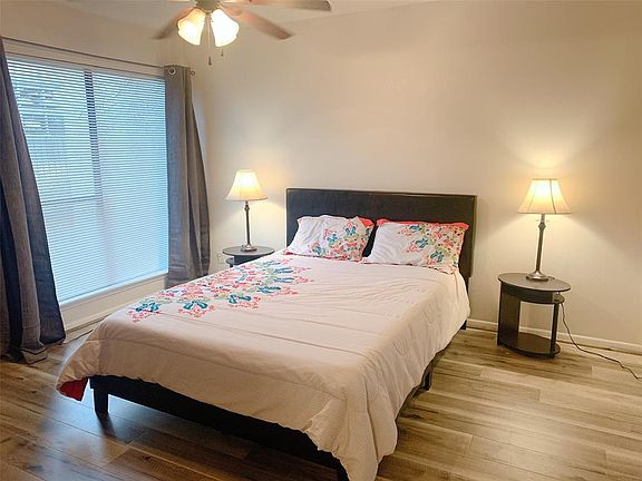 4th image of 2814 S Bartell Dr APT 2