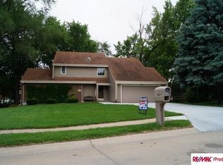 16835 Pine St, Omaha, NE 68130