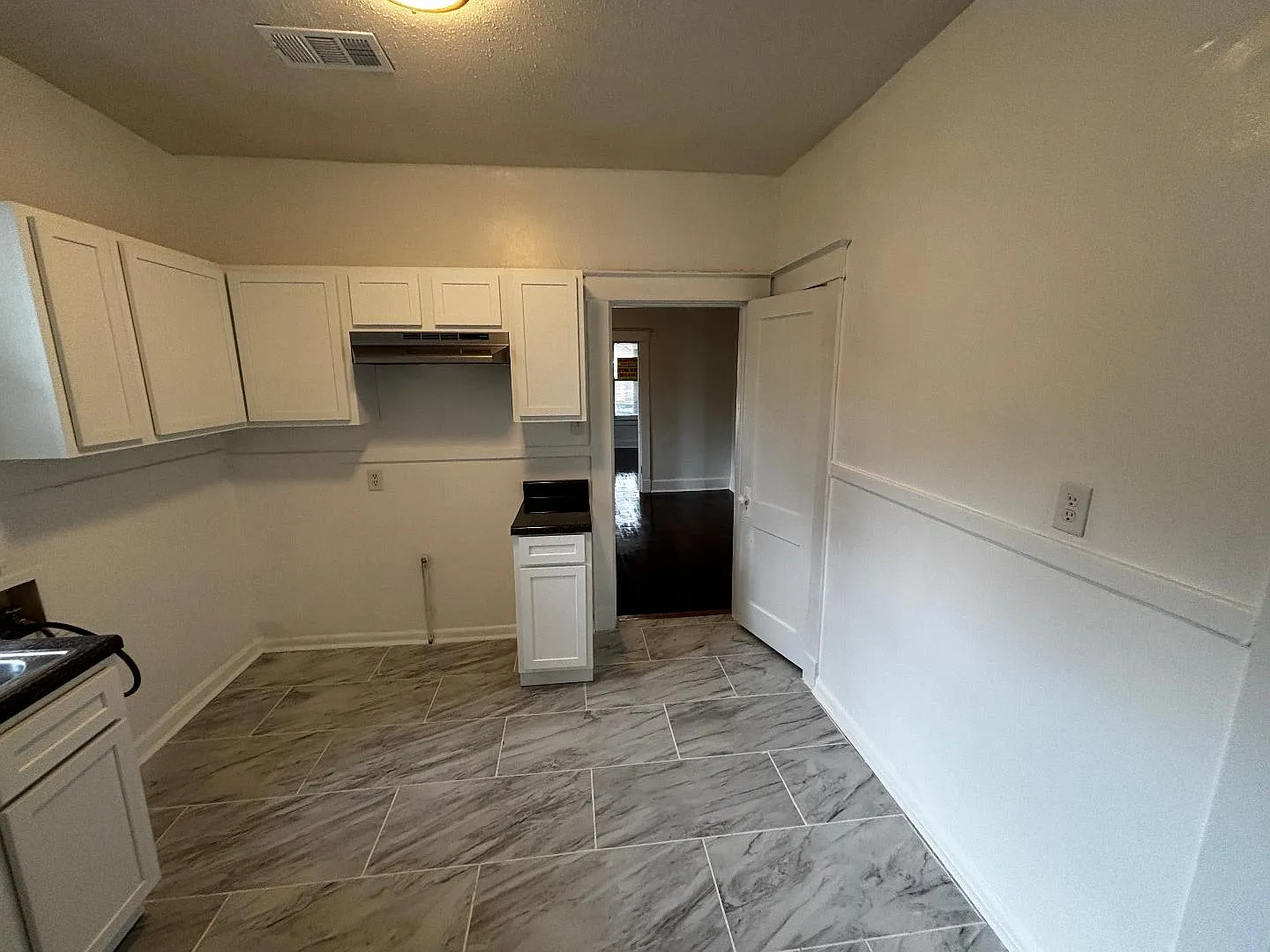 2022 Waverly - 2022 Waverly — Photo 3