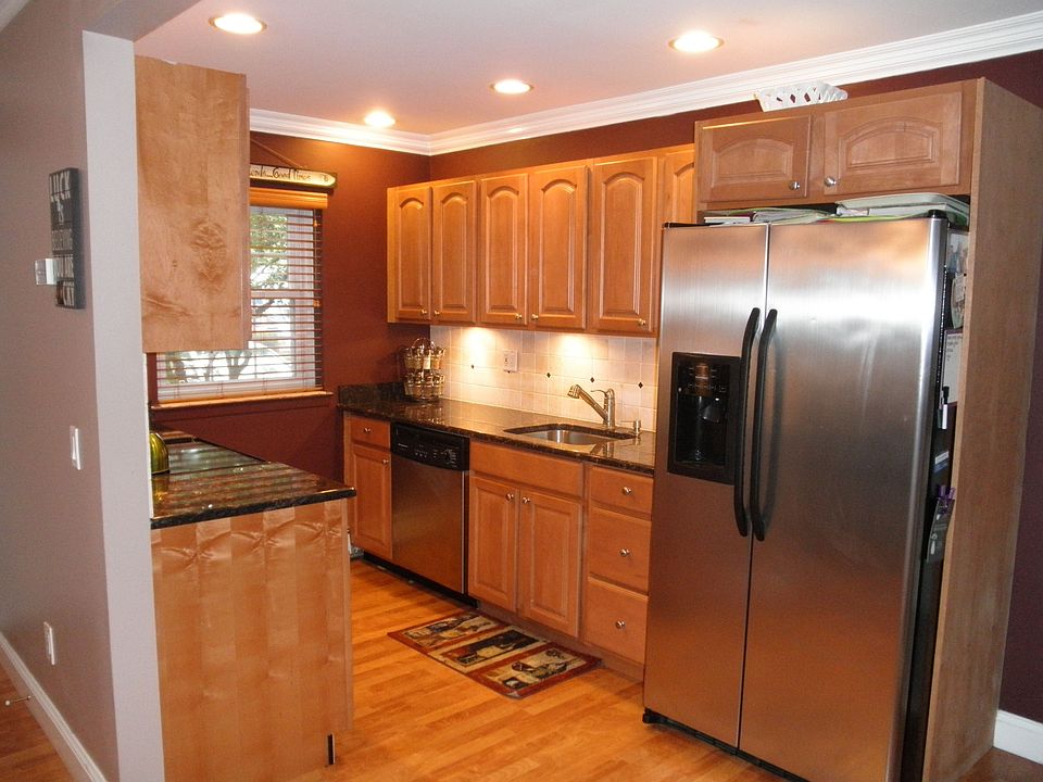 1st image of 1050 Village Dr