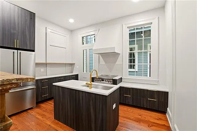2 bed, 2.0 bath, 1025 sqft, $2,700 — Photo 4