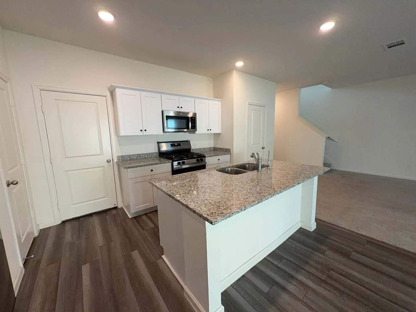 18618 Hunter William Way **Ask About Our No Cash Deposit Option — Photo 4
