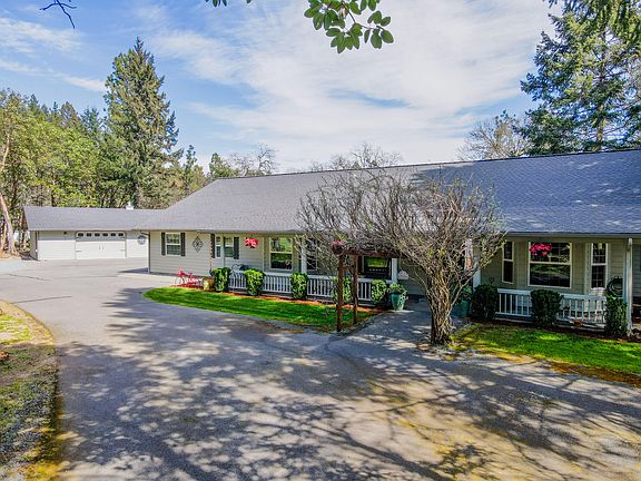 3rd image of 185 Starflower Way