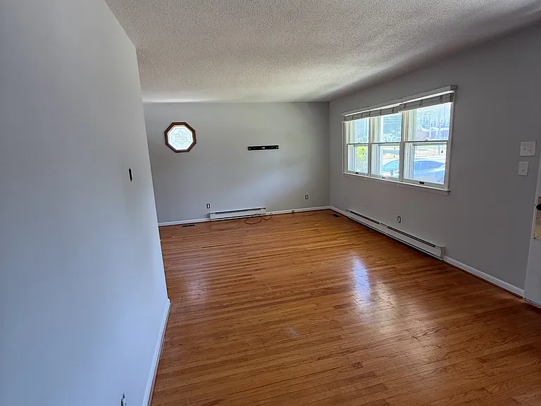 1 Walton Ave — Photo 2
