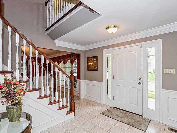 3rd image of 16962 Westridge Oaks Dr