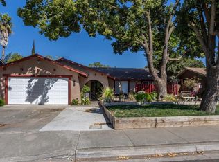 300 Hubert Dr, Modesto, CA 95354