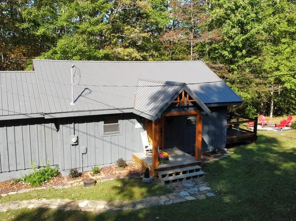 374 Church Branch Ln, Campton, KY 41301