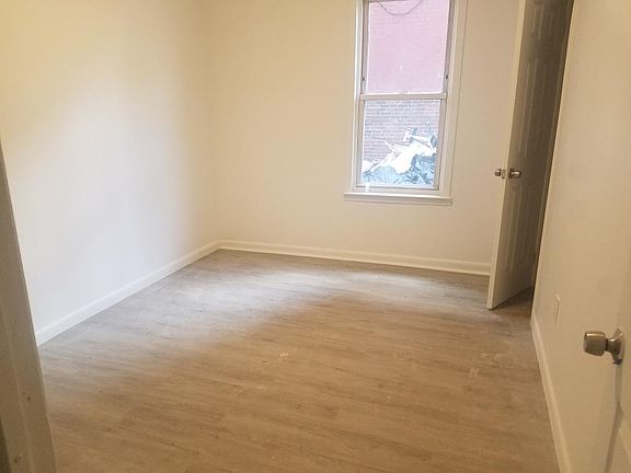 4th image of 307 1st Ave #2