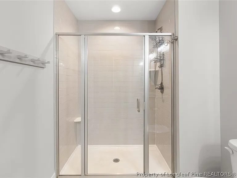 105 Woodford Ln — Photo 21