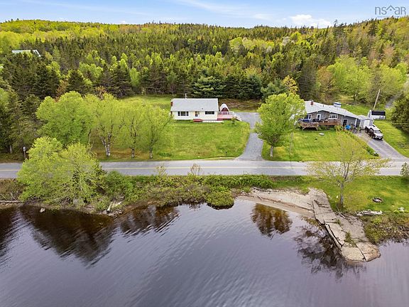 2nd image of 699 Upper Lakeville Rd