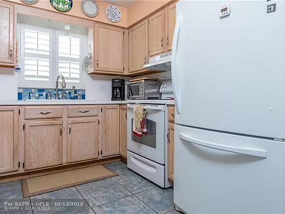 4th image of 50 NE 47th St