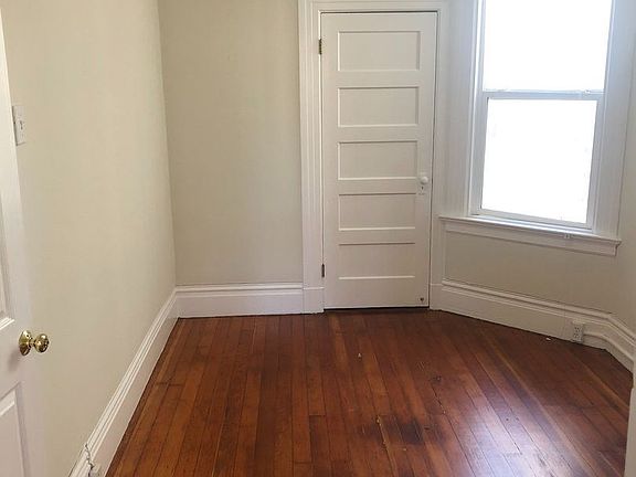 5th image of 2843 Harrison St #A