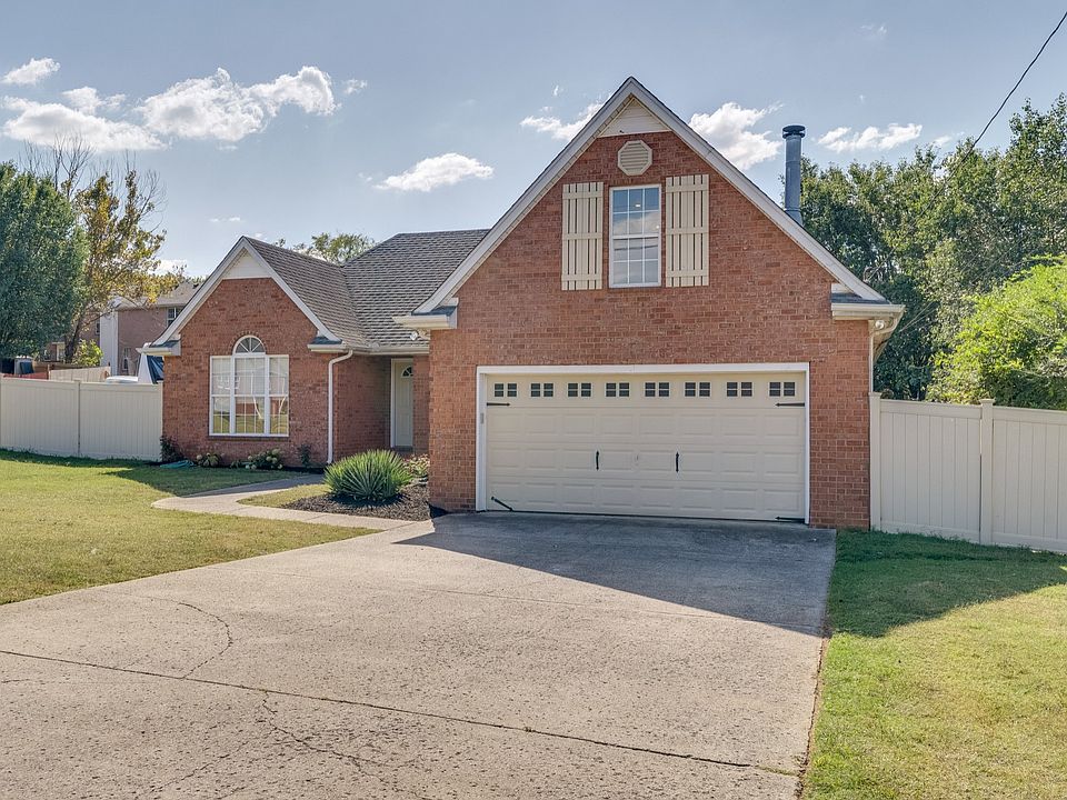 1st image of 323 Shadowood Dr