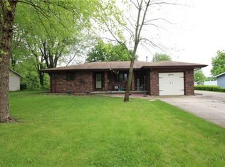 2652 Paradise Rd, Mattoon, IL 61938