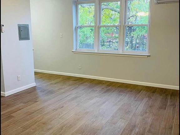 4th image of 290 N Railroad Ave APT 2D