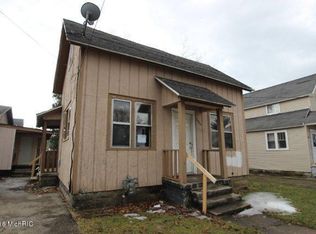 806 8th St NW, Grand Rapids, MI 49504